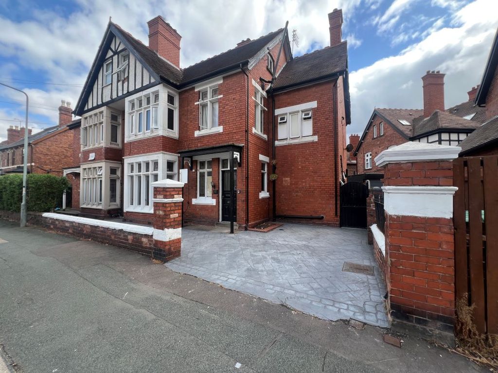 Property photo 1 of 40