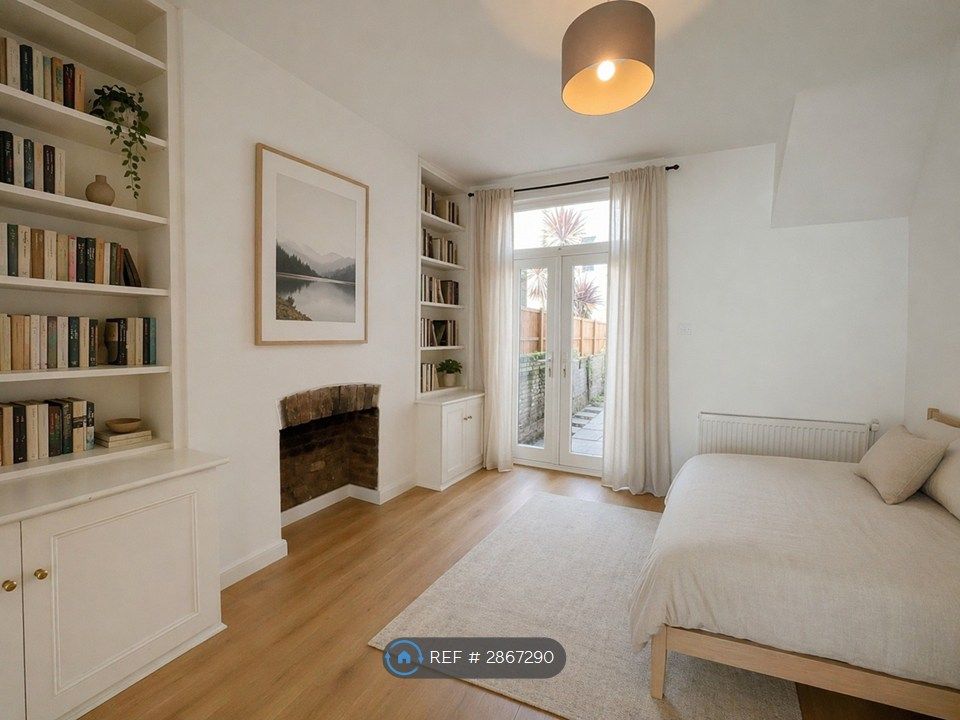 Property photo 2 of 9 Bedroom 1