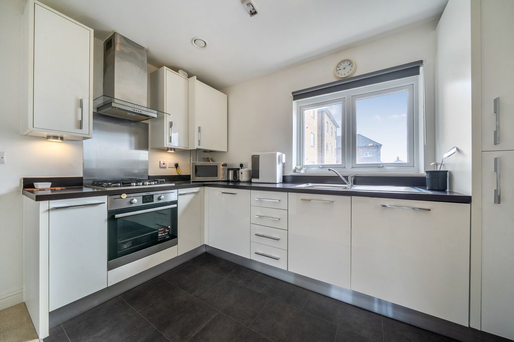 Property photo 2 of 20 1456508-10-69F9Aa...