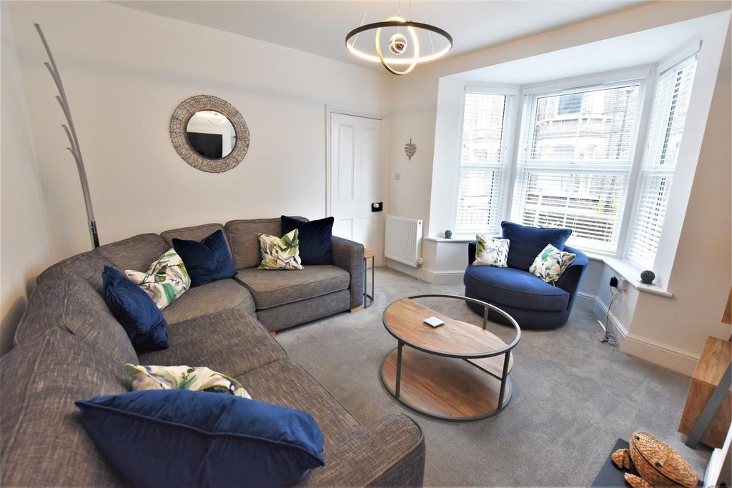 Property photo 2 of 12 Lounge 2.Jpg