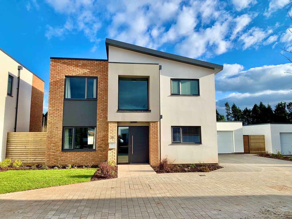 Property photo 1 of 17