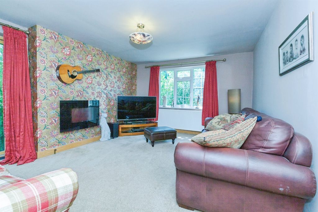 Property photo 3 of 20
