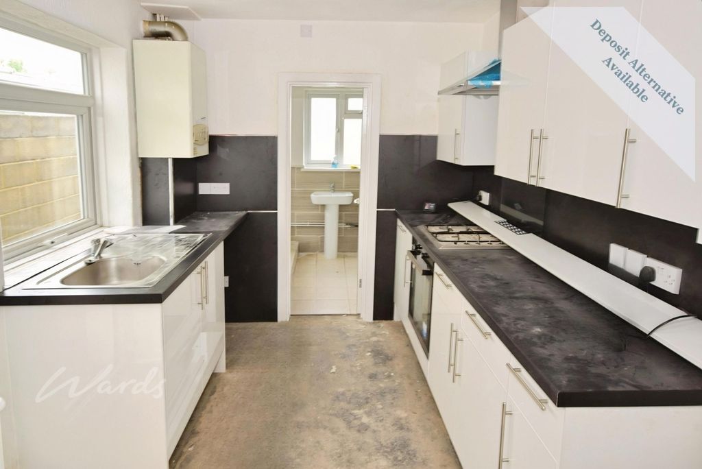 Property photo 2 of 5 Shakespeare Kitchen