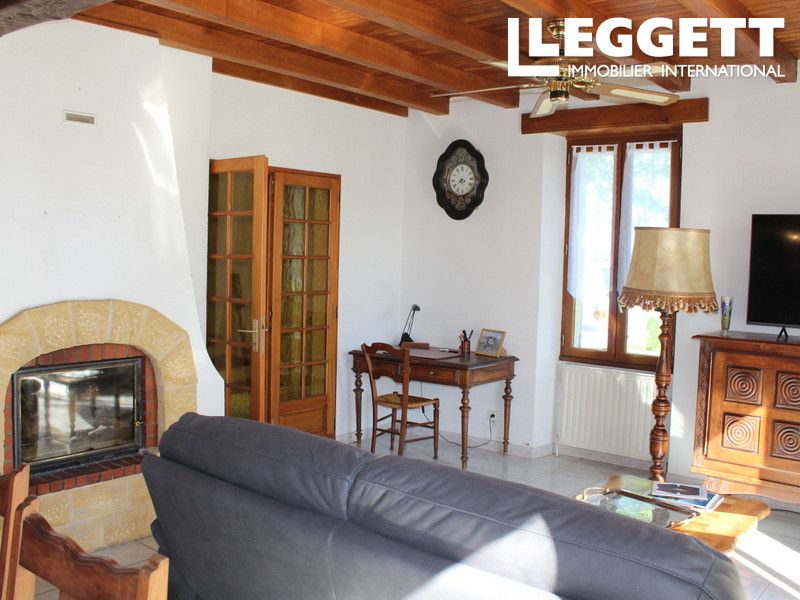 Property photo 2 of 10