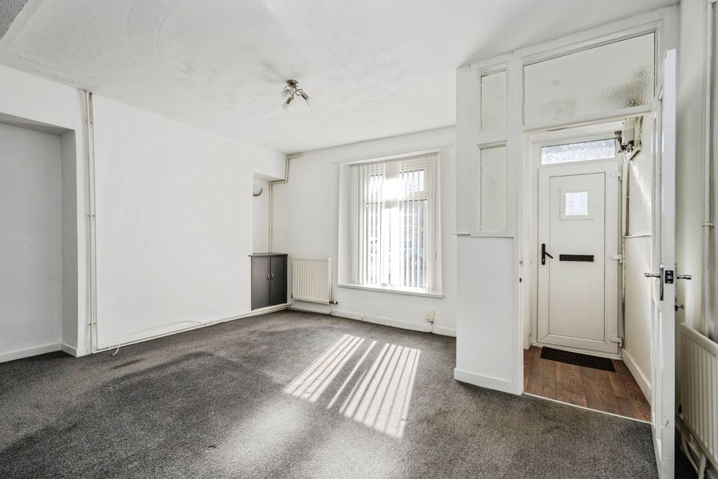 Property photo 2 of 19 Pbox-Img.Jpg