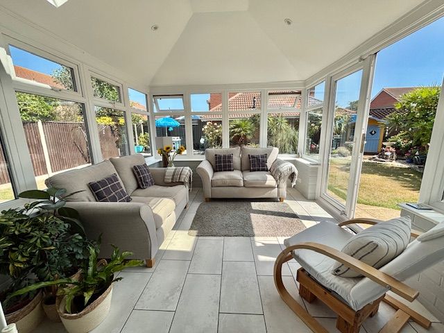 Property photo 3 of 20 Conservatory