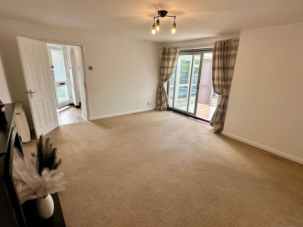 Property photo 2 of 12 Outside