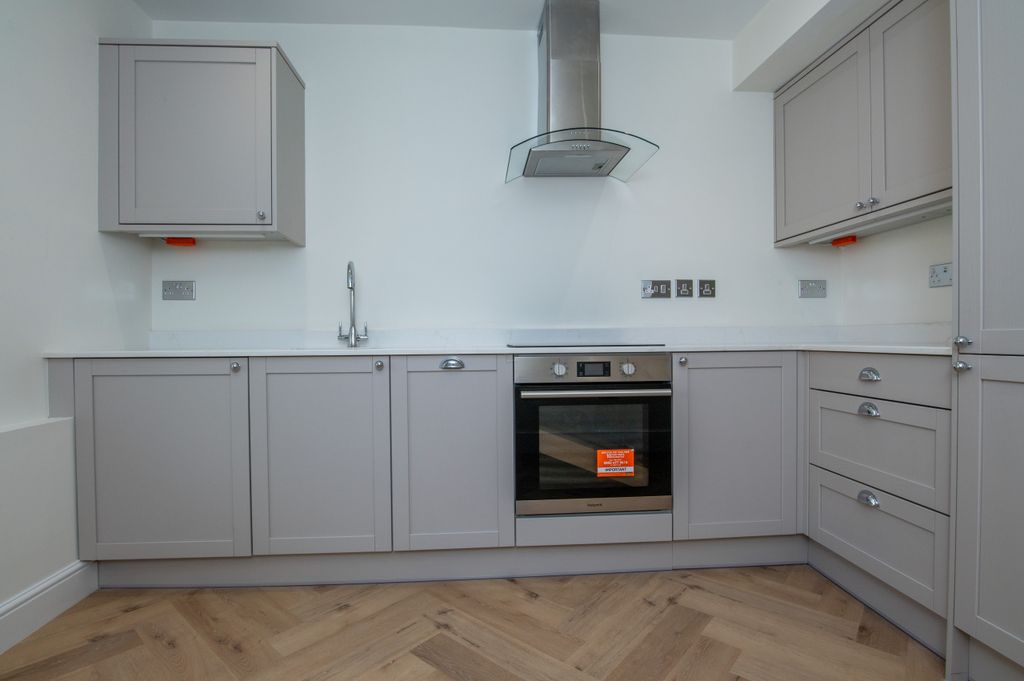 Property photo 1 of 15 009