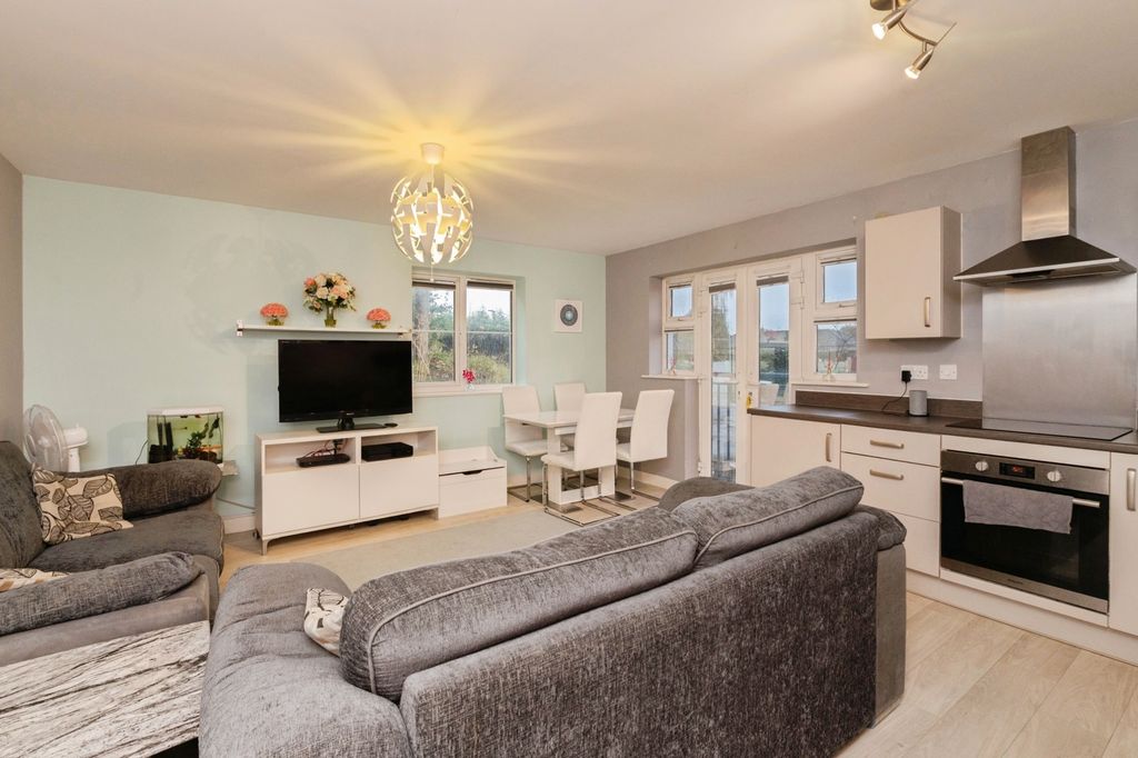 Property photo 2 of 15 Photo