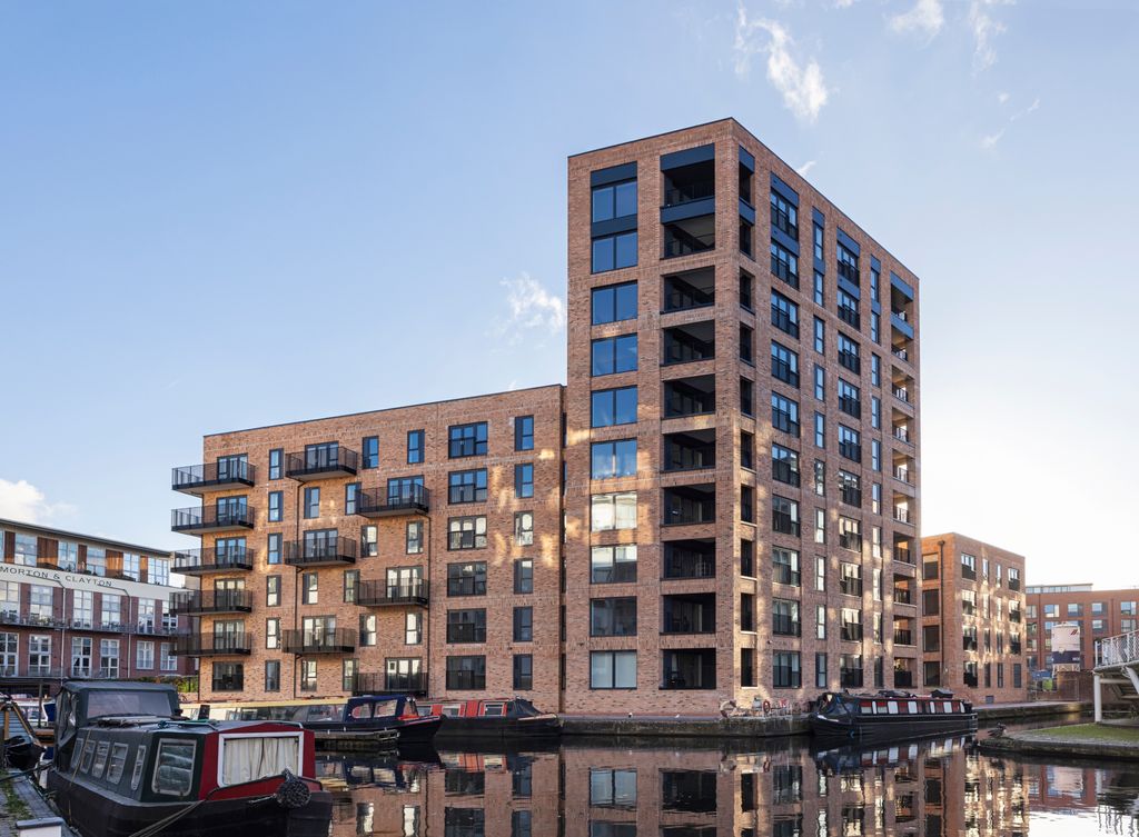 Property photo 2 of 13