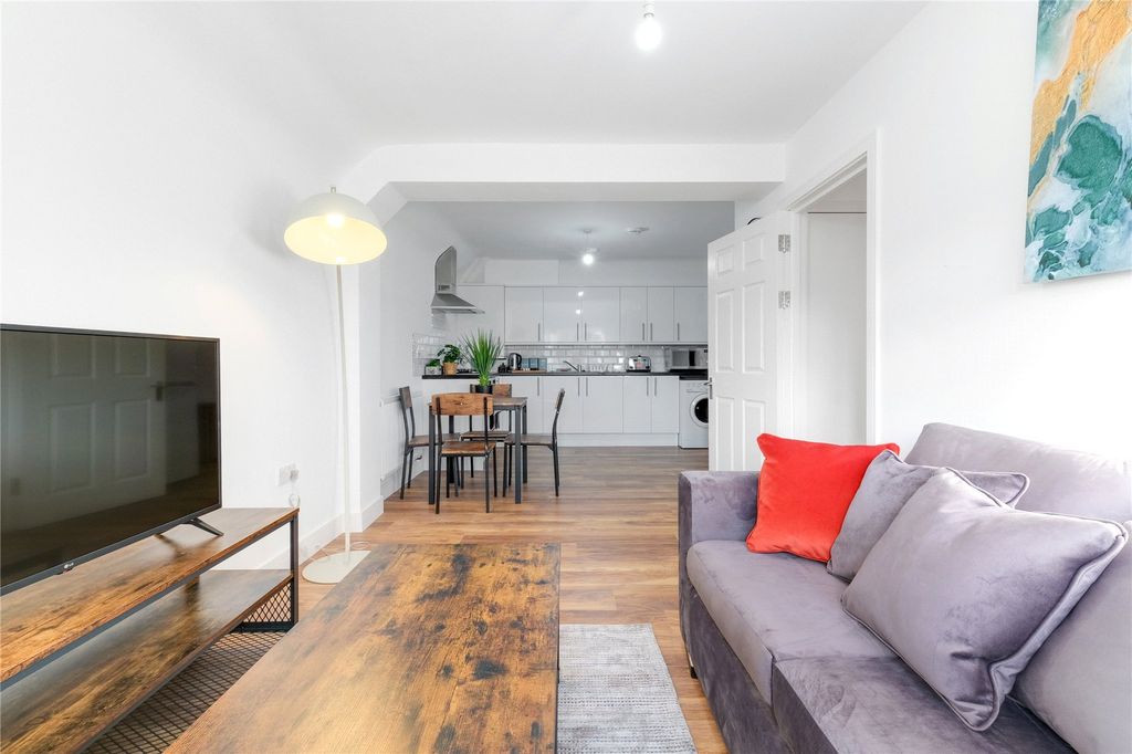 Property photo 1 of 18 Picture No. 10