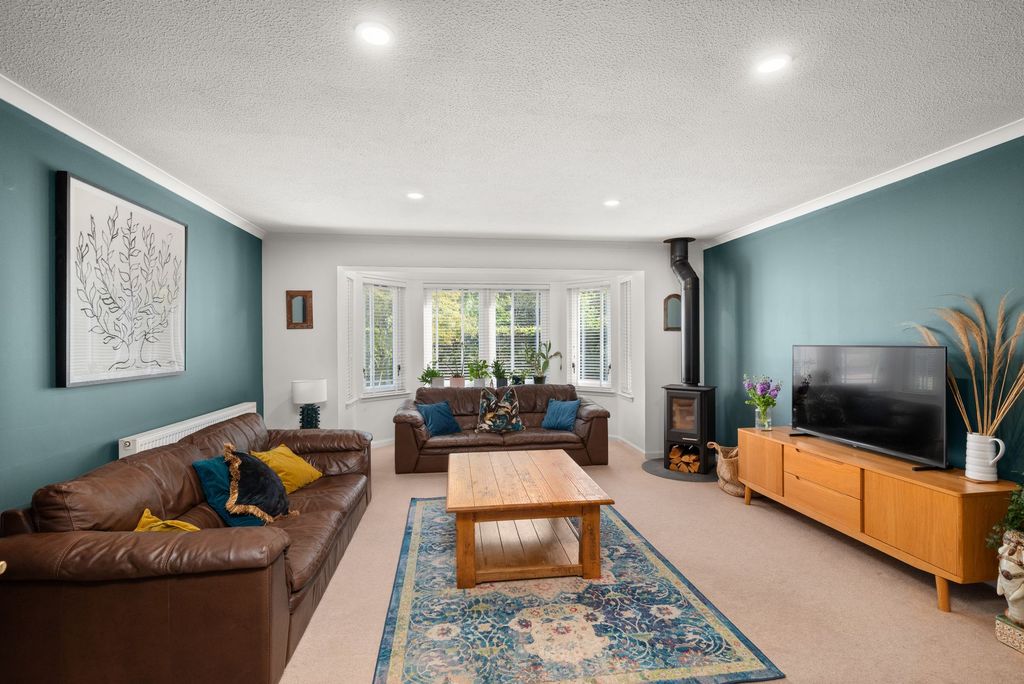 Property photo 3 of 33