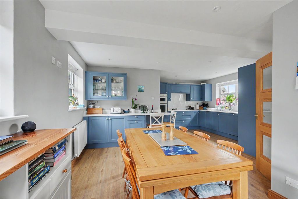 Property photo 2 of 29 Kitchen Diner_5.Jpeg