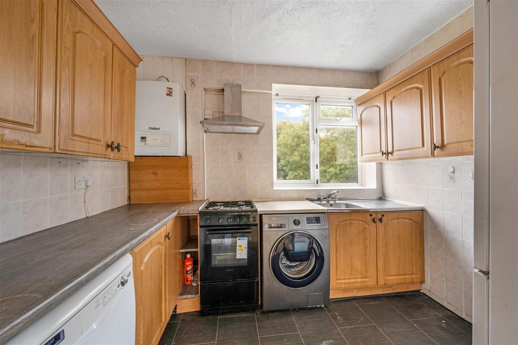 Property photo 2 of 14 St Helier Avenue  (16 From 26)-16 (4).Jpg