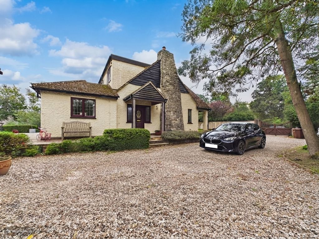 Property photo 2 of 32