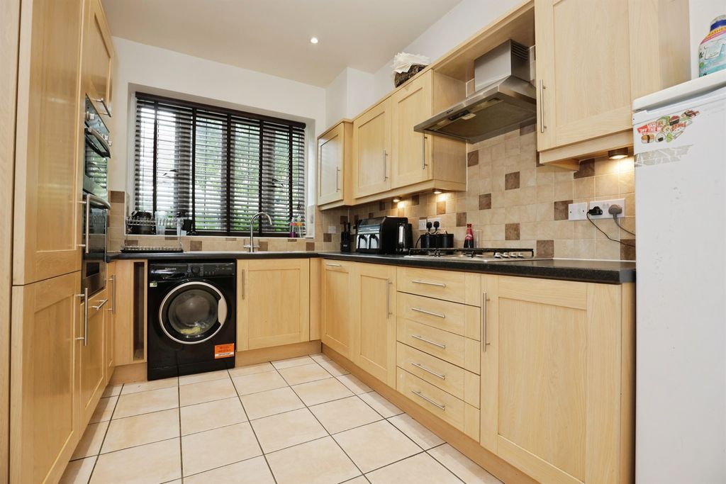 Property photo 3 of 16