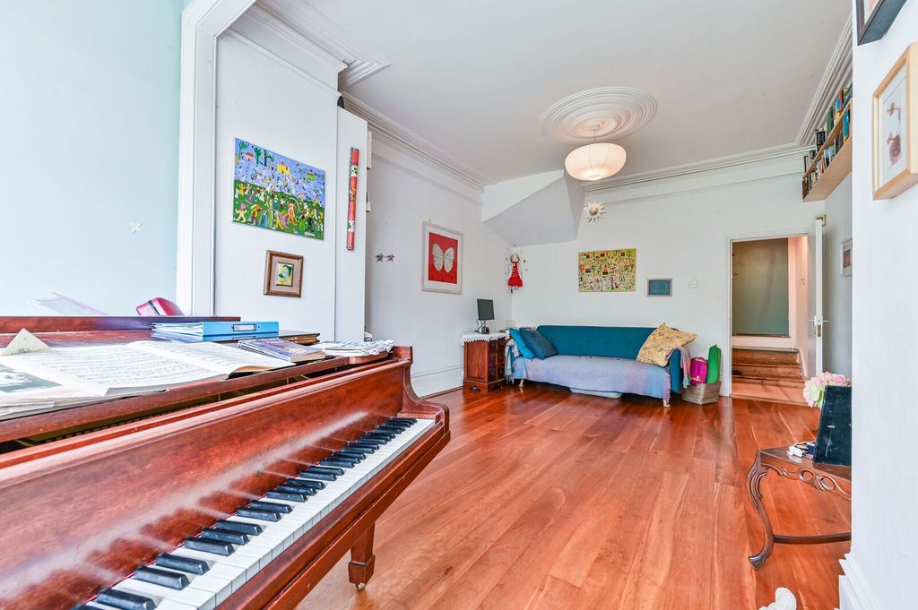 Property photo 3 of 19