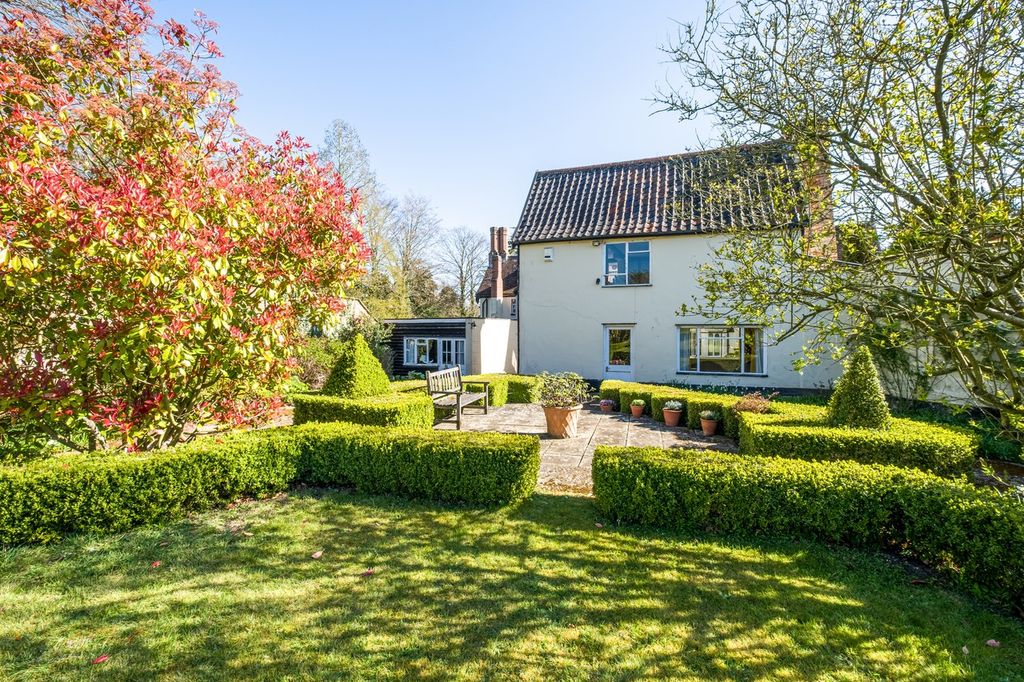 Property photo 2 of 36 The Priory-49