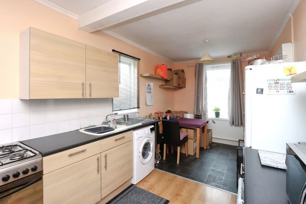 Property photo 2 of 17 Photo