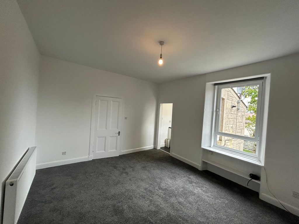 Property photo 2 of 9 Photo 2