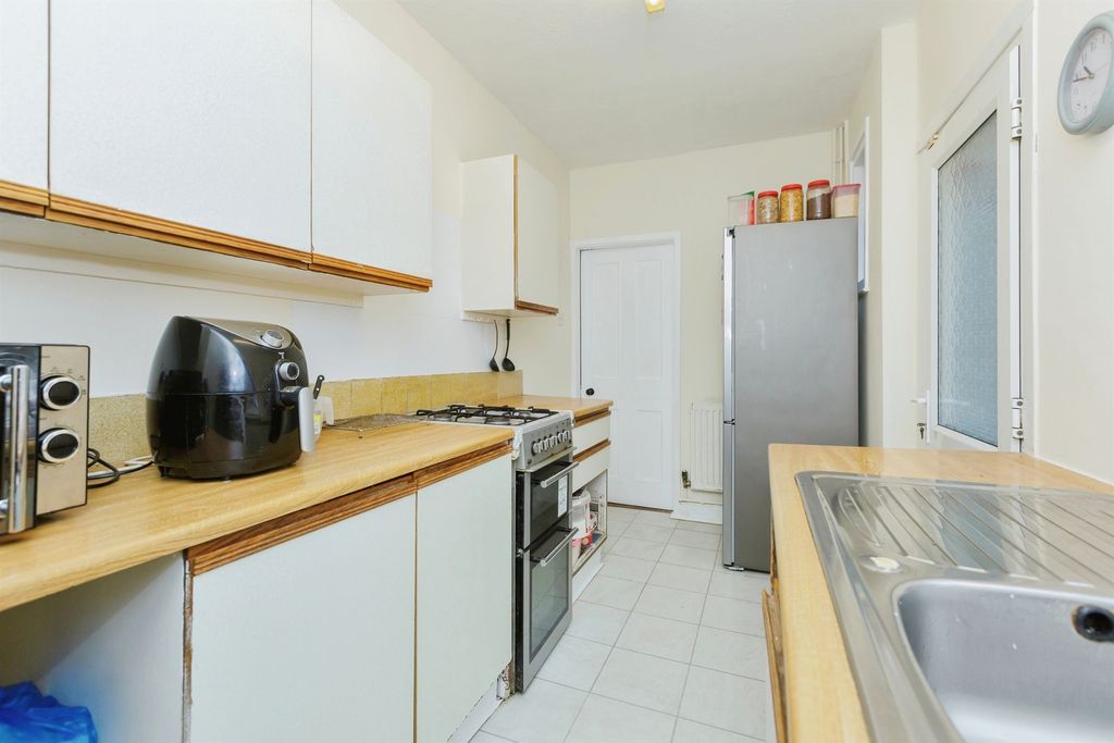 Property photo 3 of 17