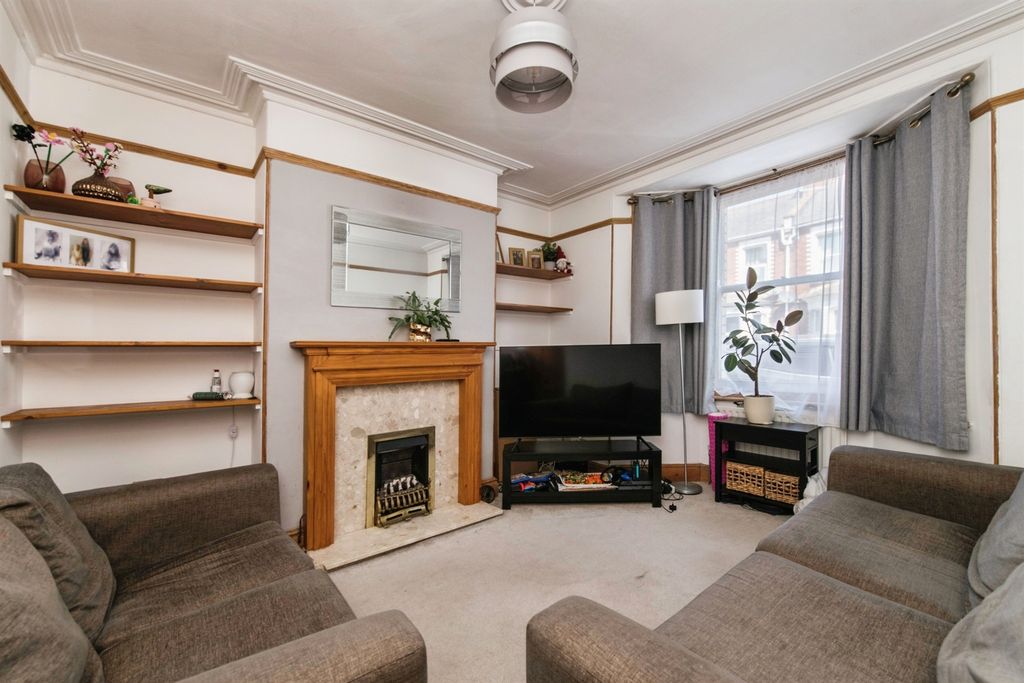 Property photo 2 of 14