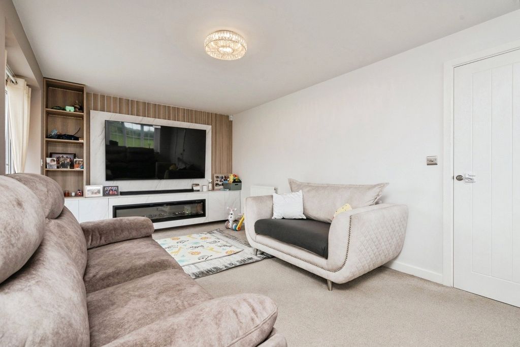 Property photo 2 of 17 Picture No. 02