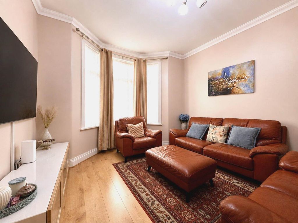 Property photo 2 of 19
