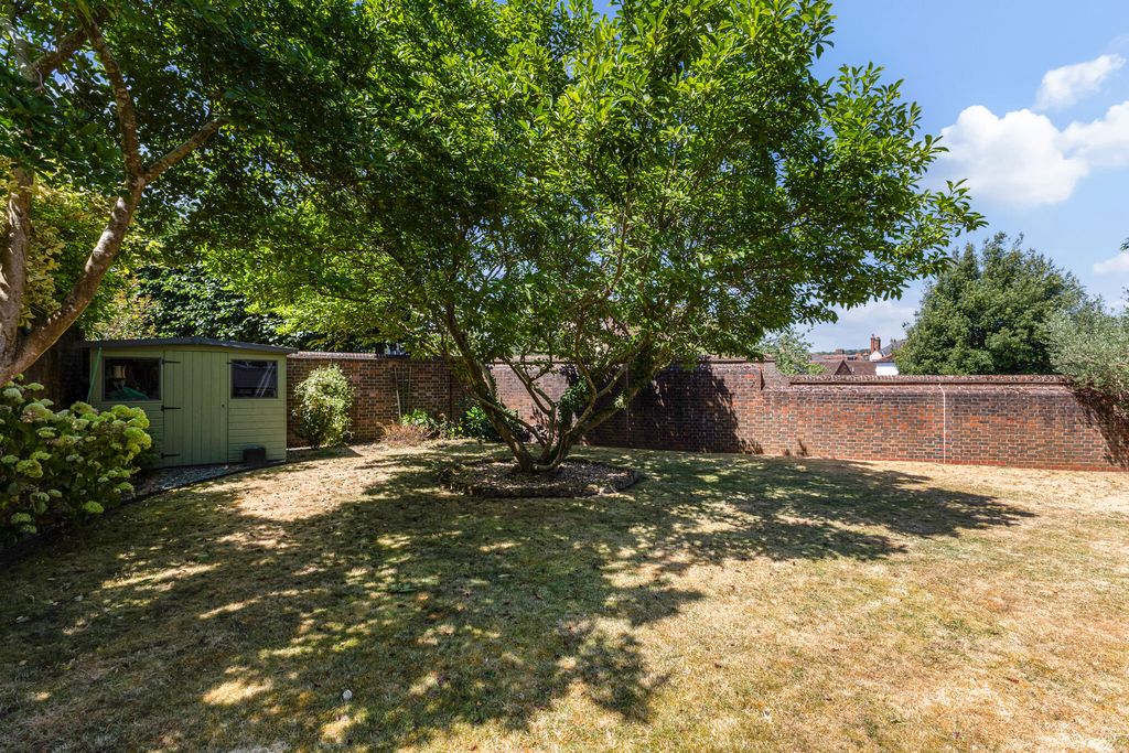 Property photo 2 of 21