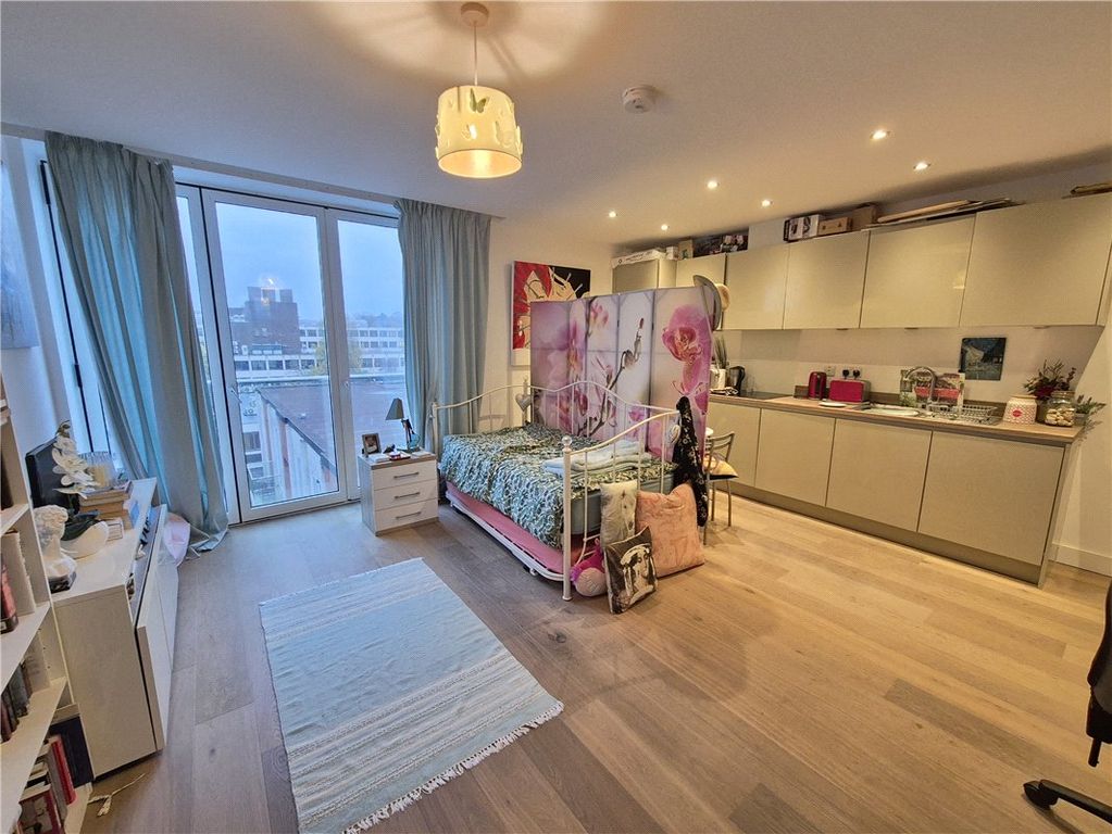 Property photo 1 of 10 Picture No. 02