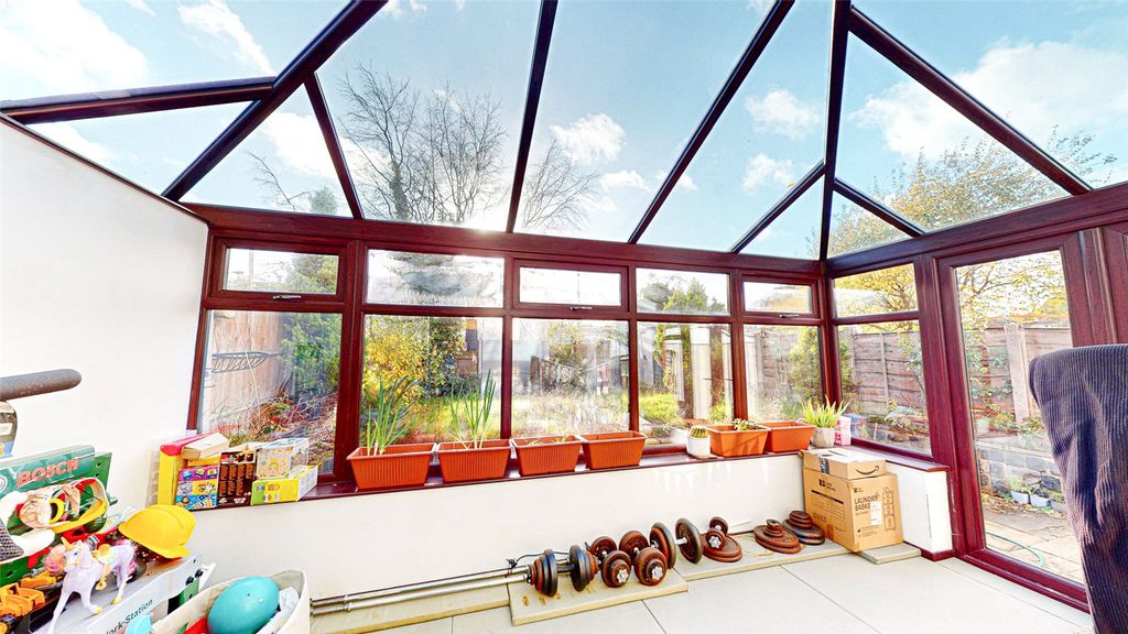 Property photo 2 of 16 Picture No. 13