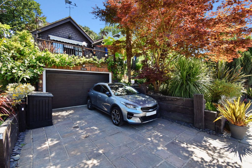 Property photo 1 of 23