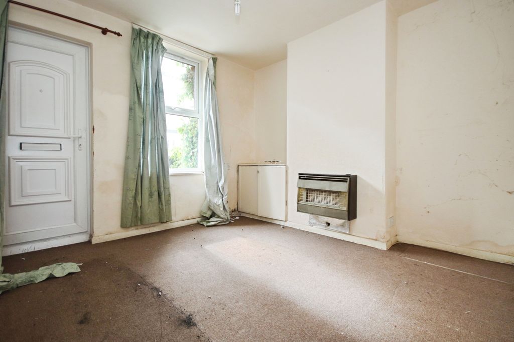 Property photo 3 of 9