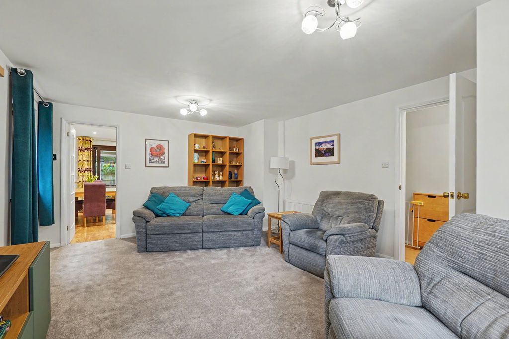 Property photo 3 of 31