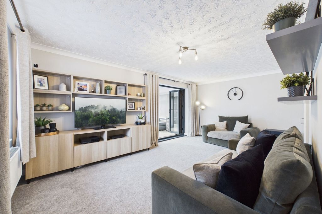 Property photo 3 of 20