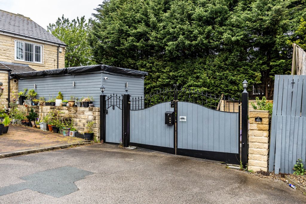 Property photo 1 of 16 Entrance