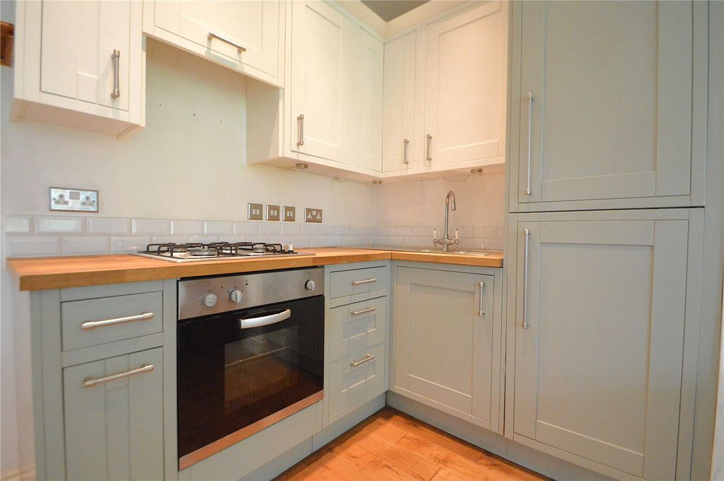 Property photo 2 of 15 Picture No. 11