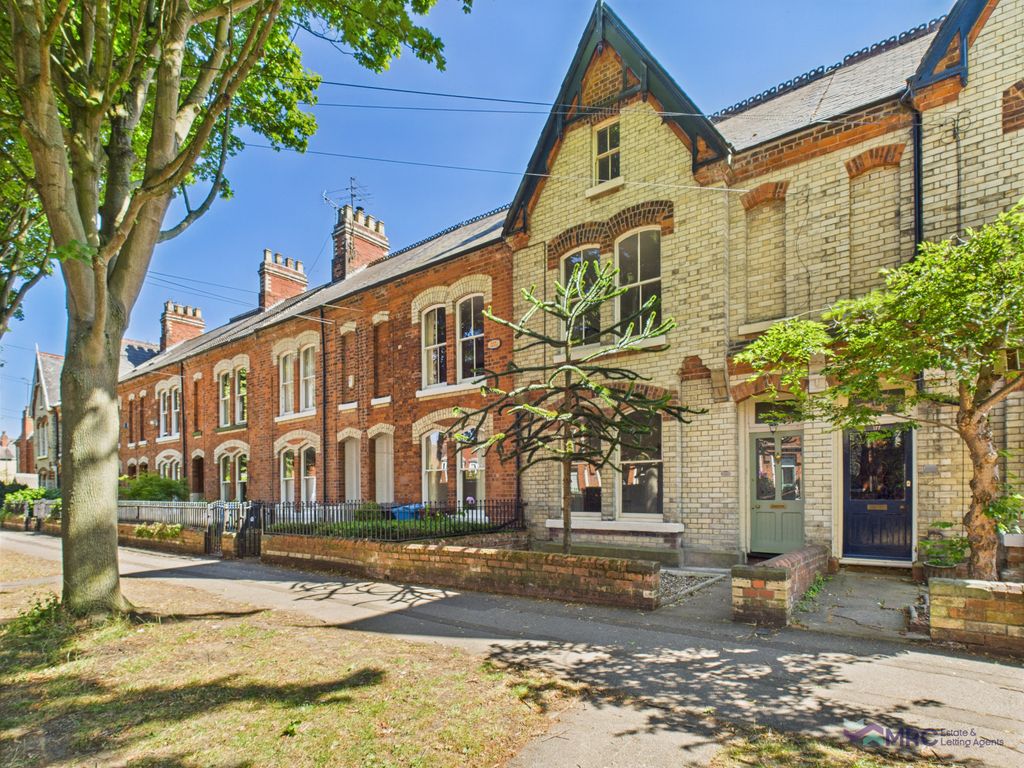Property photo 1 of 21 5Â Bedroom Terraced For Sale