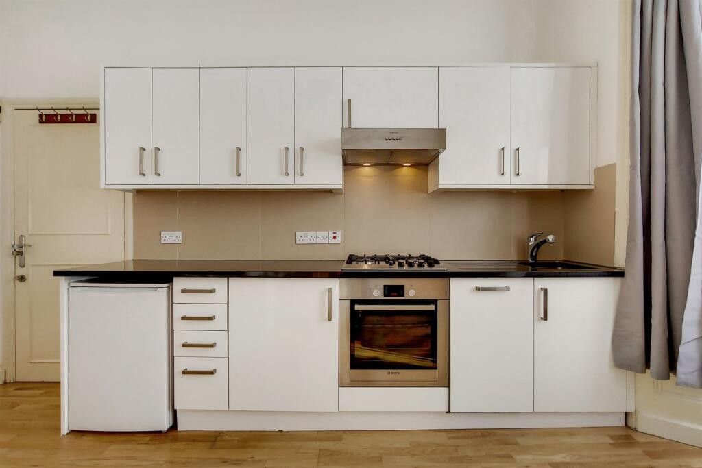 Property photo 2 of 3