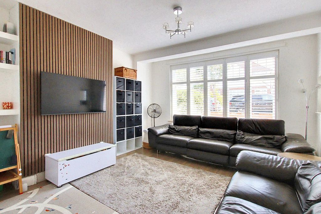 Property photo 2 of 14