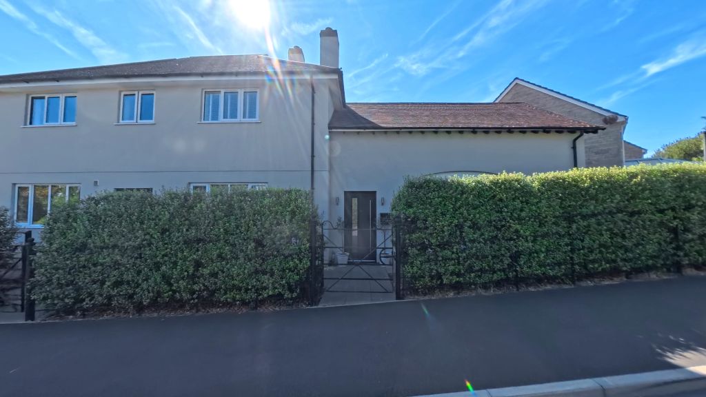 Property photo 1 of 13 External
