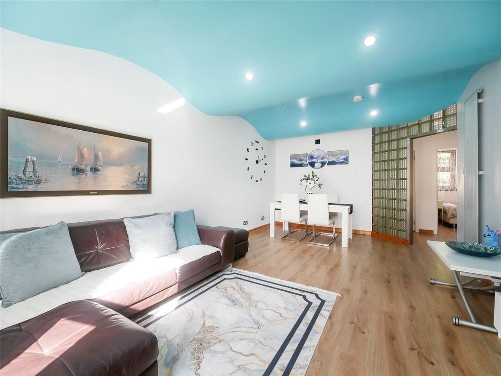 Property photo 1 of 20 Picture No. 04