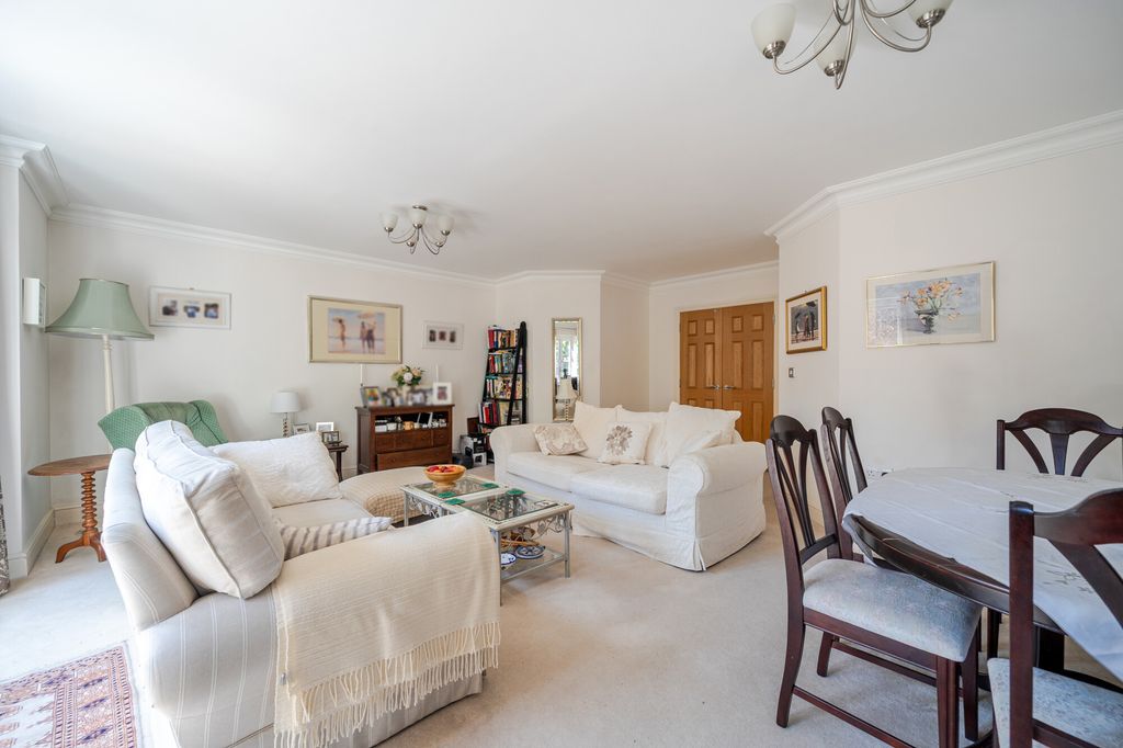Property photo 3 of 11