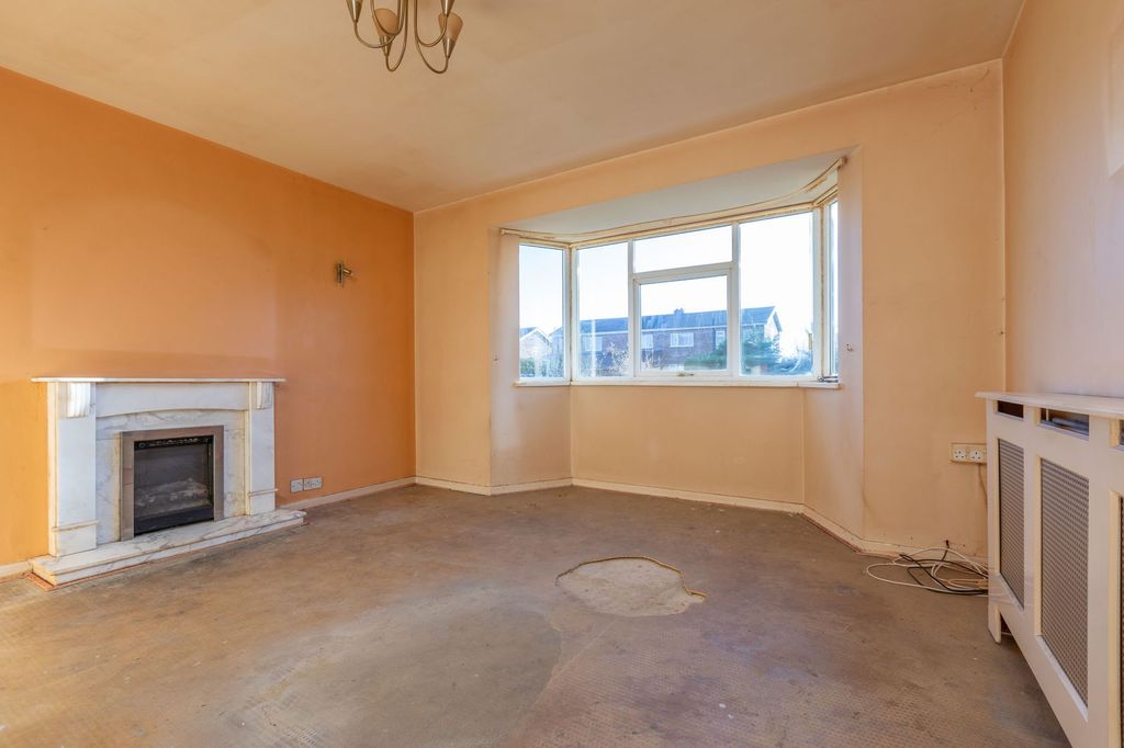 Property photo 2 of 23