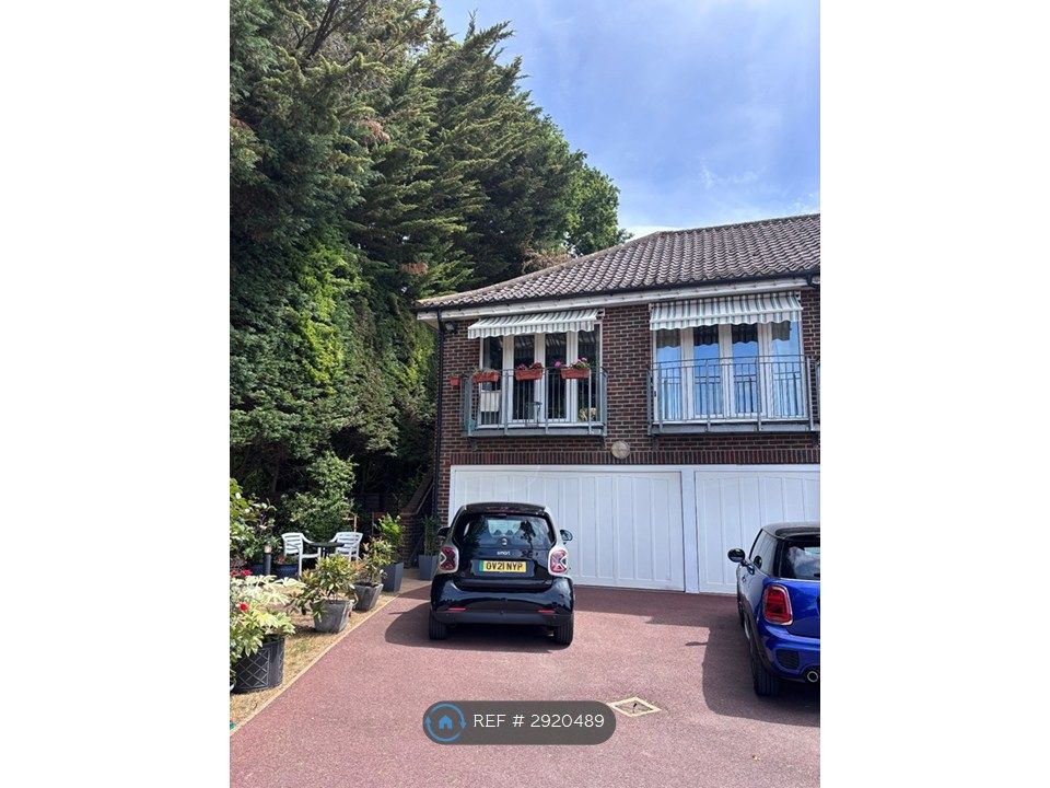 Property photo 2 of 28