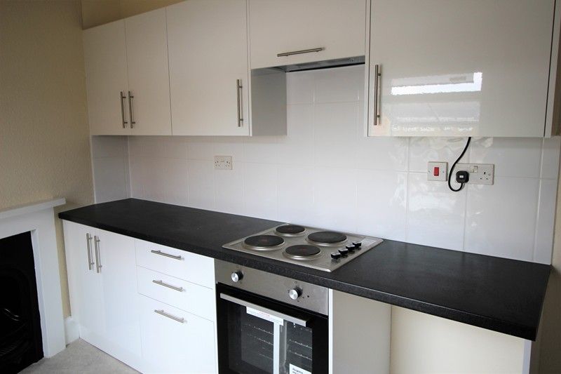 Property photo 3 of 7 Kitchen 2