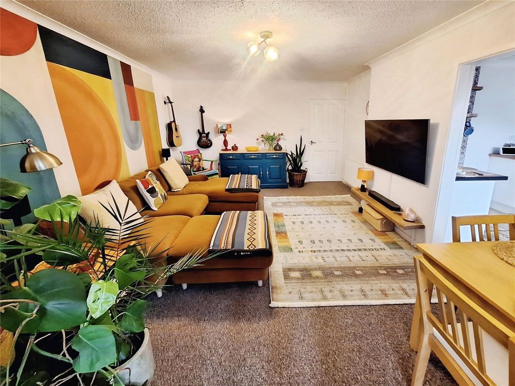 Property photo 2 of 19 Lounge/Diner