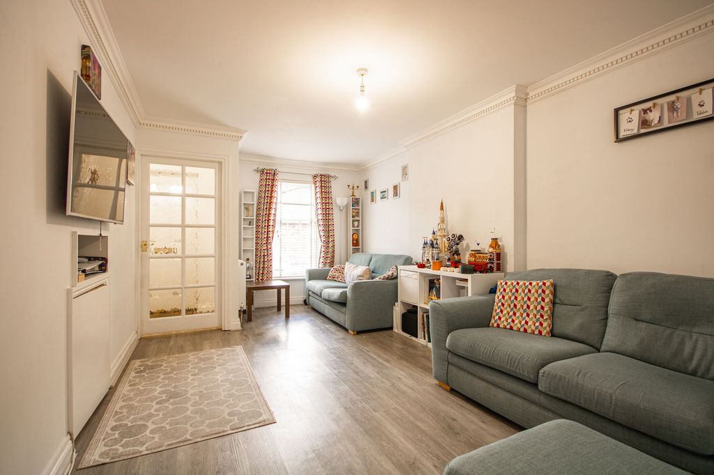 Property photo 2 of 21