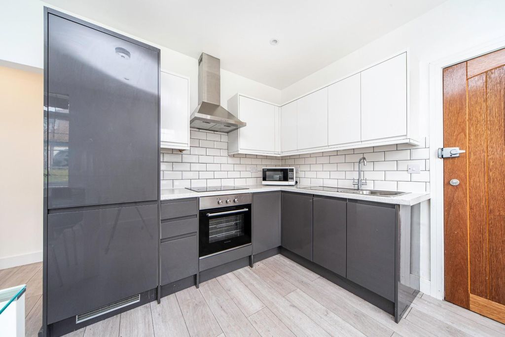 Property photo 2 of 25 Open Plan Lr &amp; Kitchen (2).Jpg