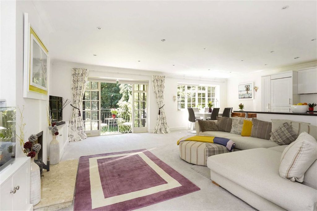 Property photo 2 of 8